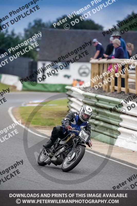 Vintage motorcycle club;eventdigitalimages;mallory park;mallory park trackday photographs;no limits trackdays;peter wileman photography;trackday digital images;trackday photos;vmcc festival 1000 bikes photographs